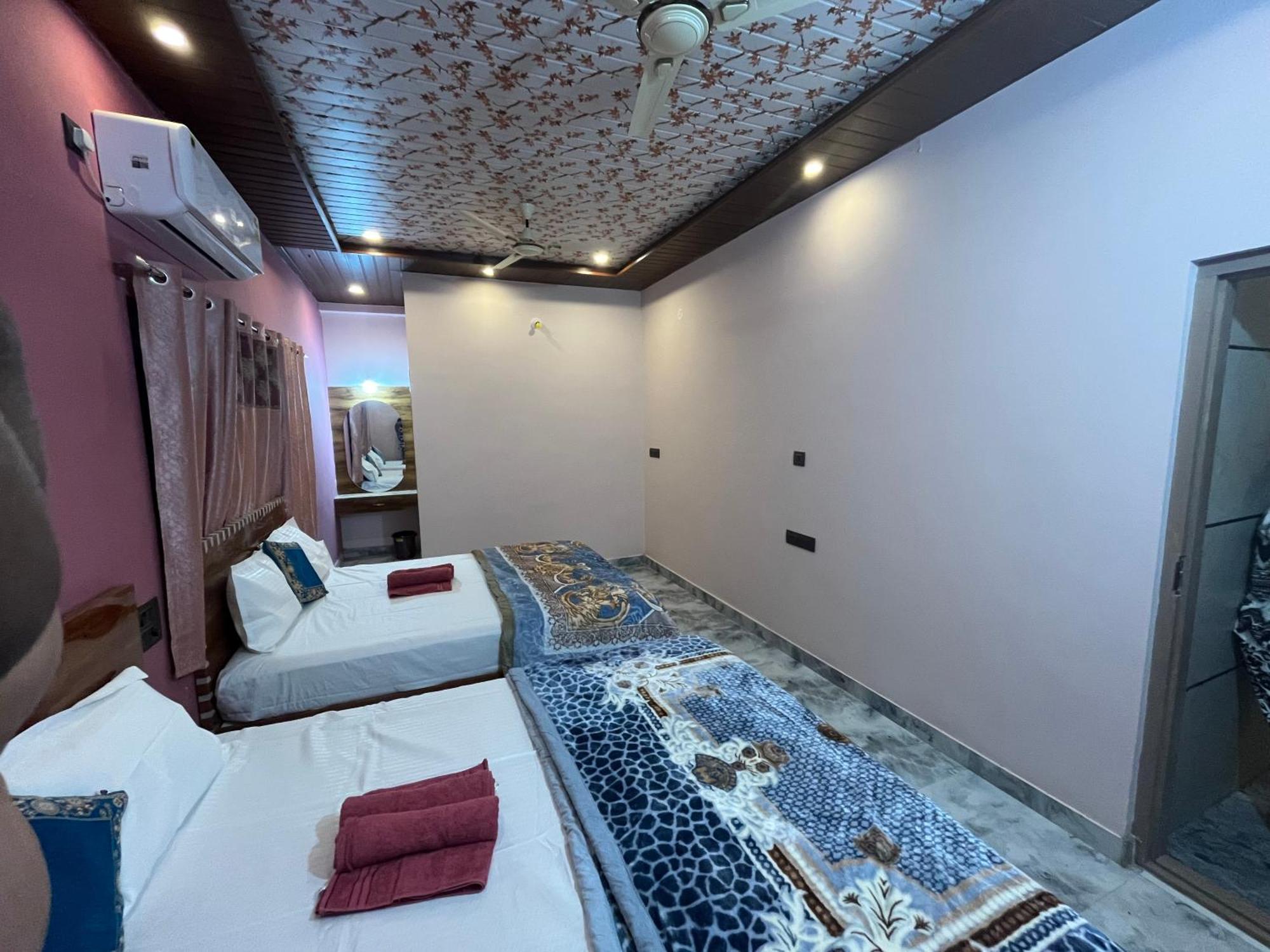 Manoj Homestay Hampi Exterior photo
