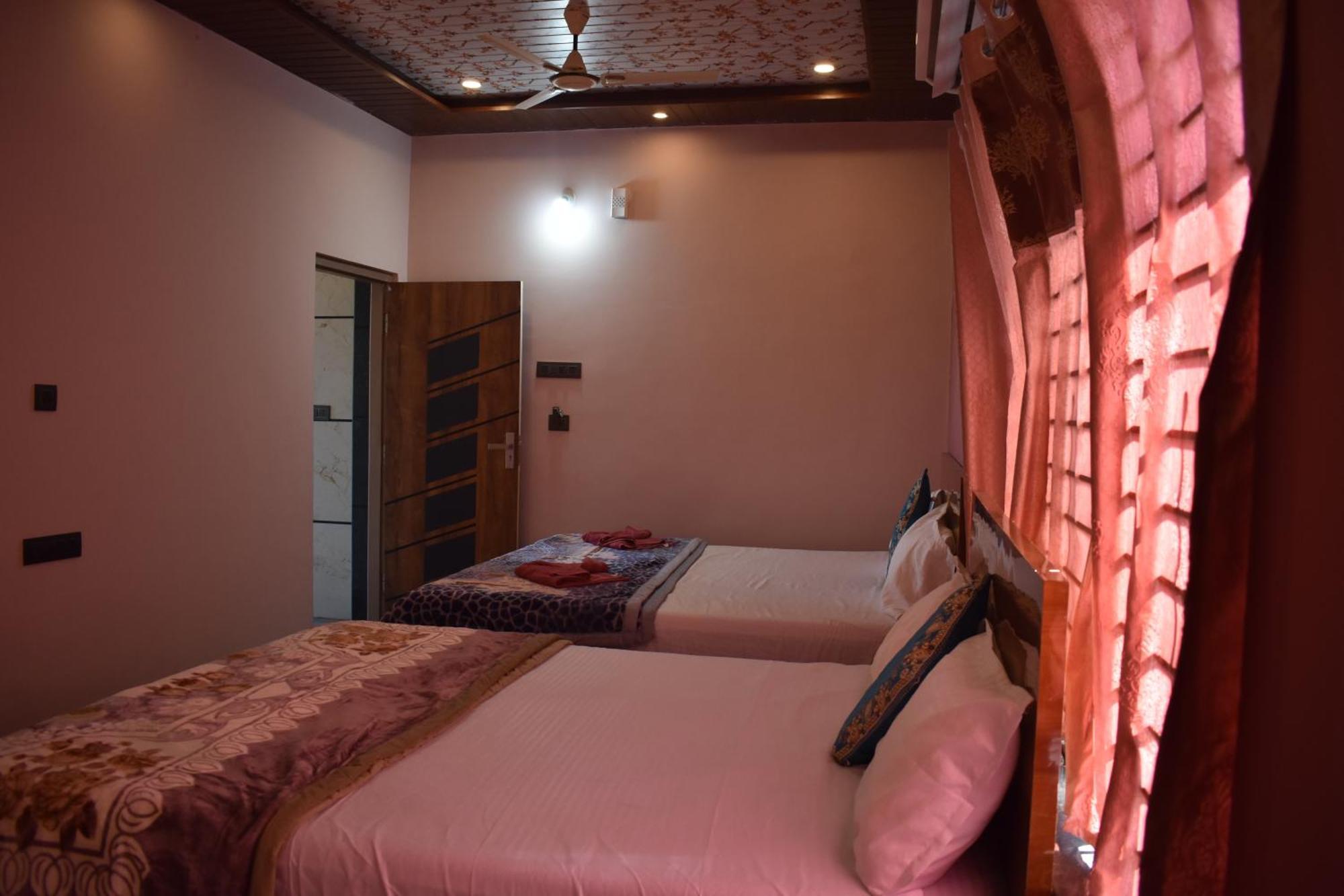 Manoj Homestay Hampi Exterior photo